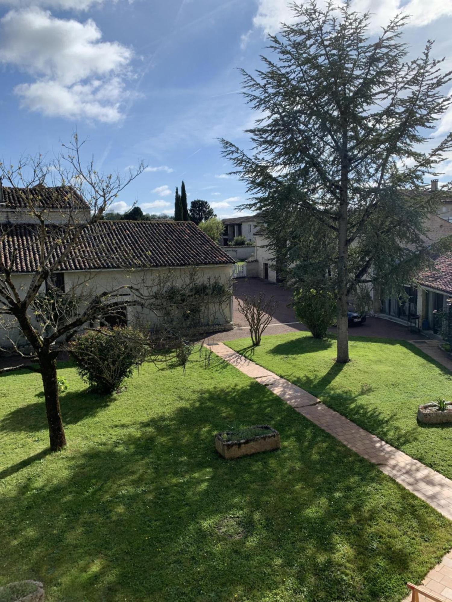 Bed and breakfast The Cool Lounge A Coulonges - Charente Extérieur photo