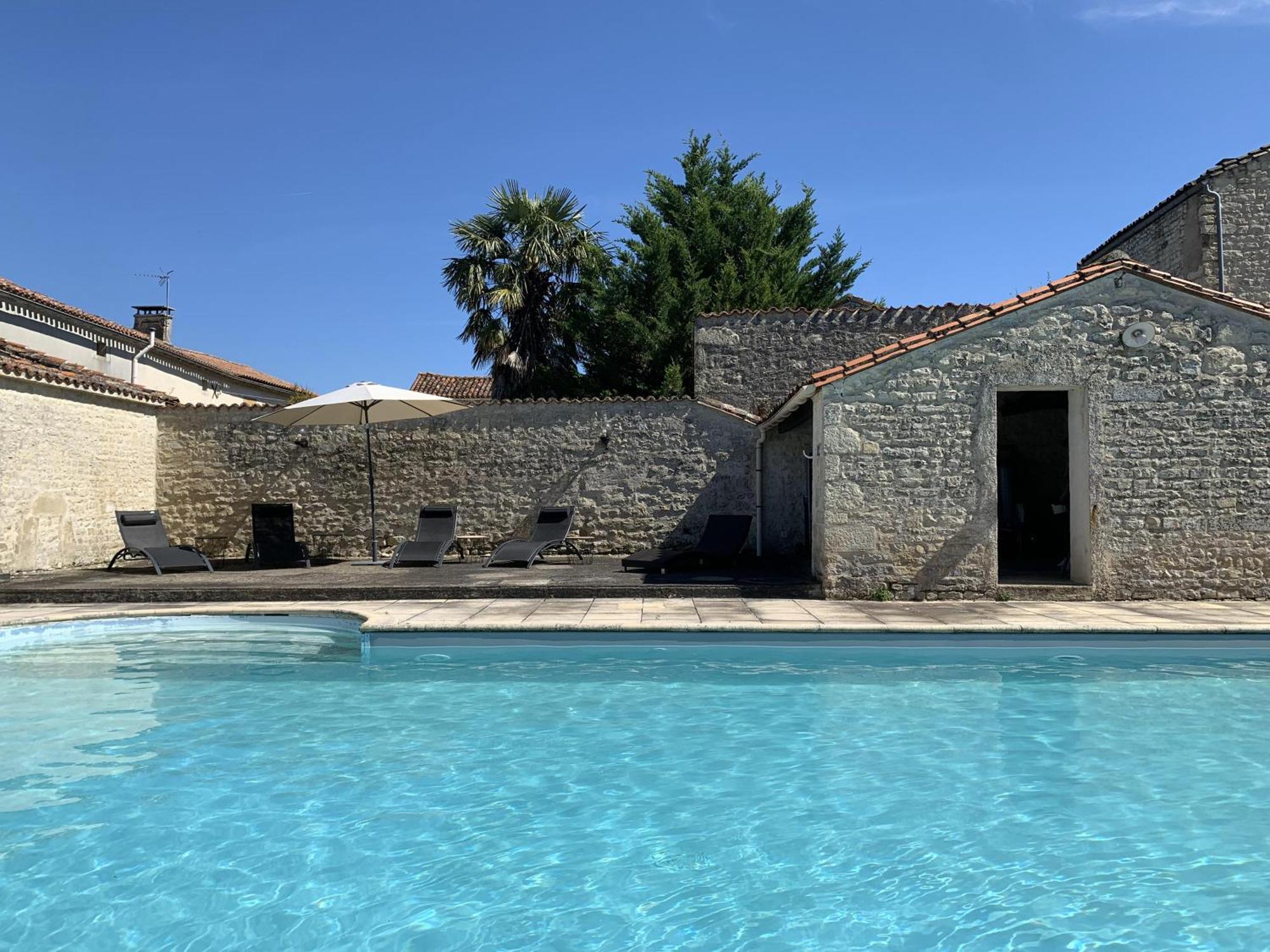 Bed and breakfast The Cool Lounge A Coulonges - Charente Extérieur photo