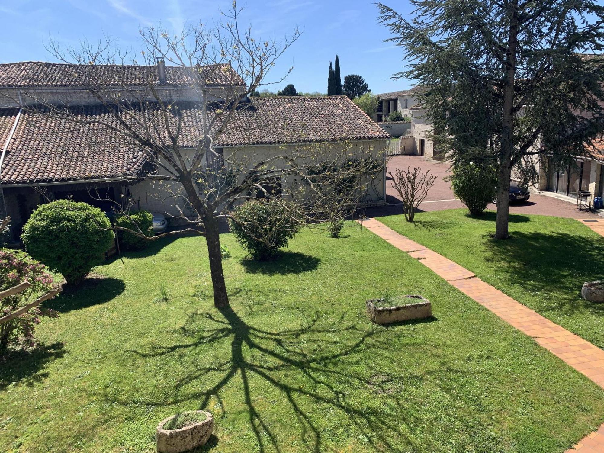 Bed and breakfast The Cool Lounge A Coulonges - Charente Extérieur photo